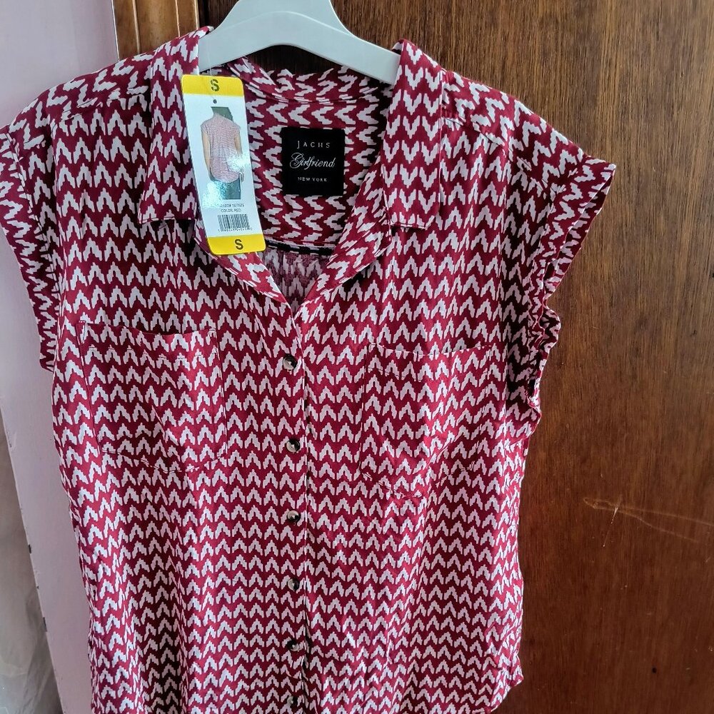 Women's collared t-shirt